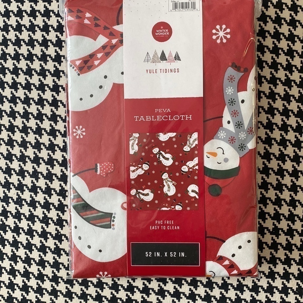 NWT PEVA TABLECLOTH CHRISTMAS SNOWMAN 52 in. x 52 in.
